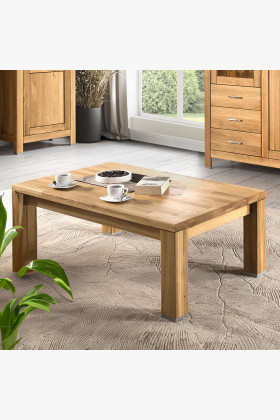 Großer massiver Couchtisch aus Eiche 120x75 cm mit Parkettmuster